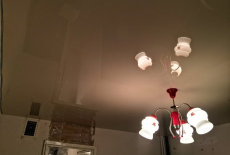 Натяжные потолки в квартиру
